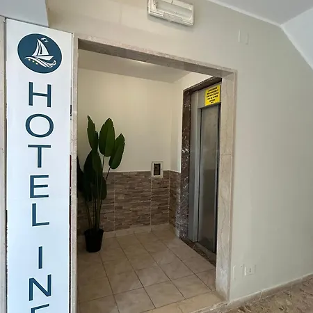 Niagara Hotel 3*